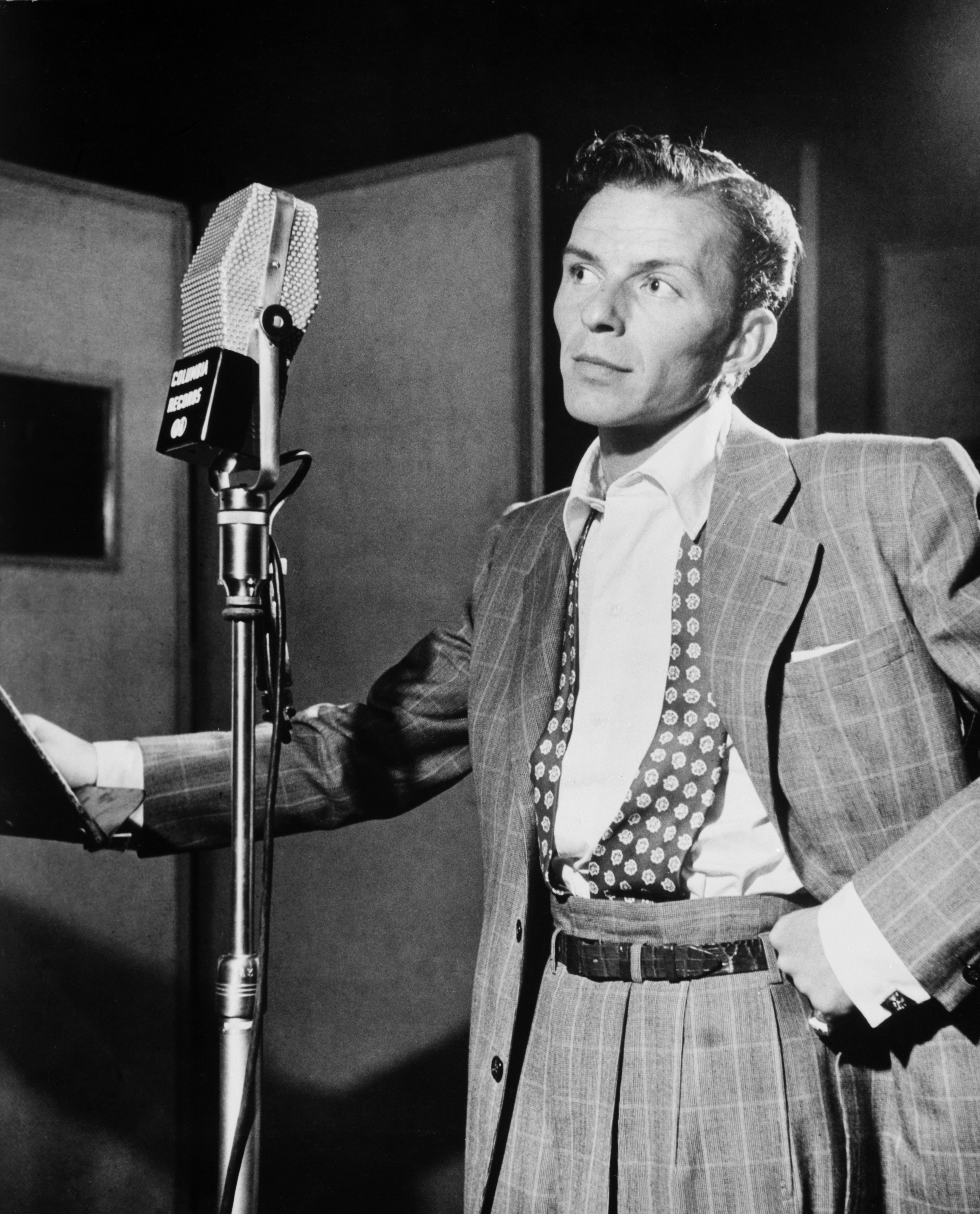 Frank Sinatra mic technique